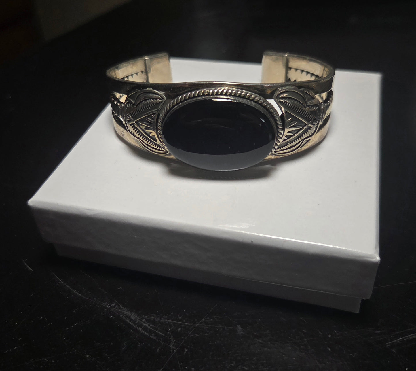 TM Veronica Cuff Black Onyx